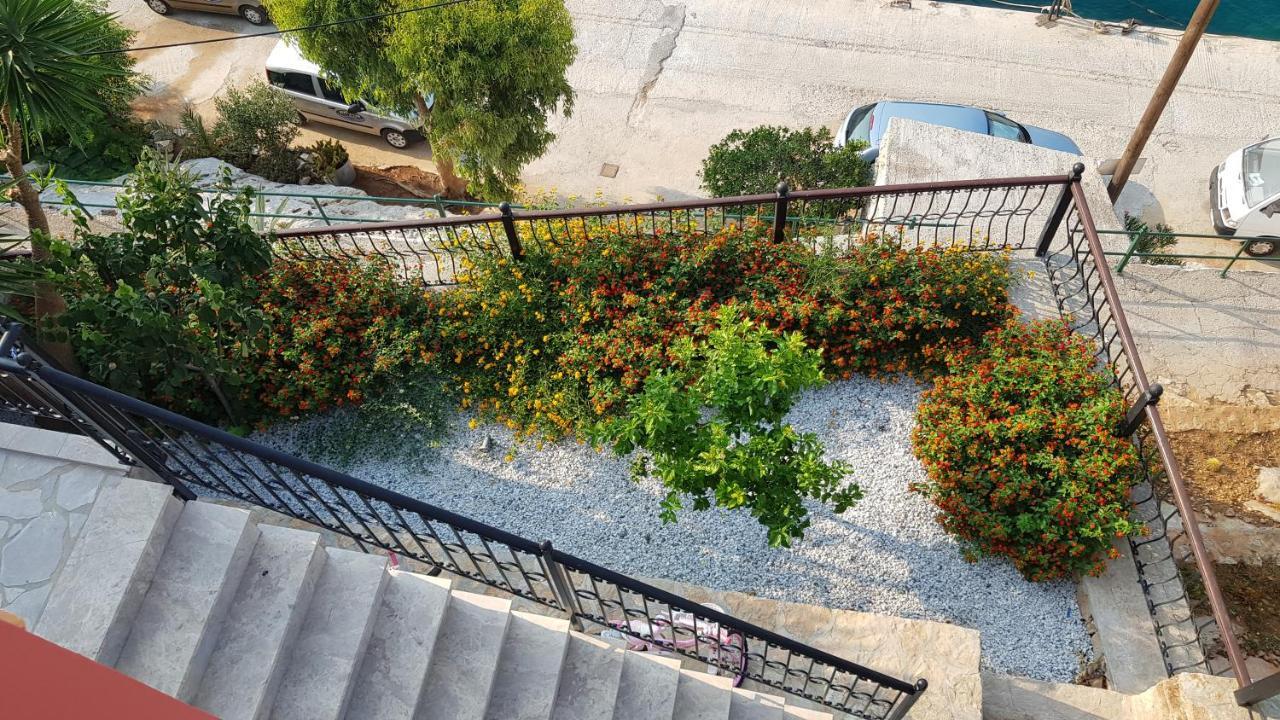 Kleanthi And Kostas Studios Сими Экстерьер фото